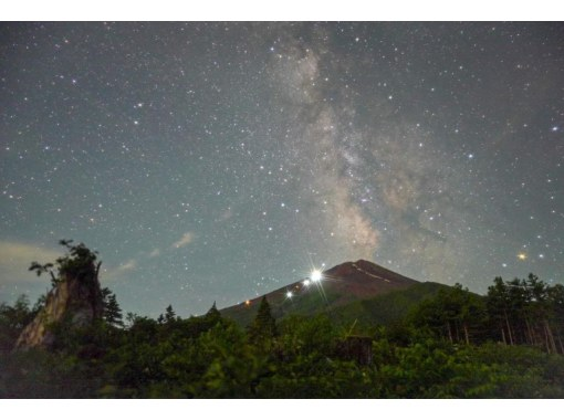 【山梨・西湖・精進湖】富士山麓でドキドキワクワク ♪ 星空と自然体験☆ナイトトレッキングツアー☆の画像