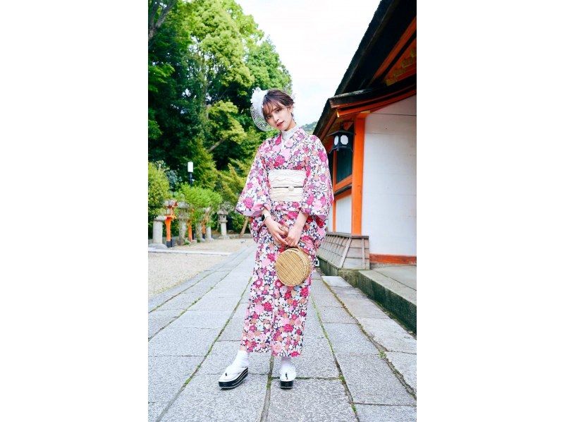 [Kyoto Yasaka Shrine] Kimono rental "Yukata plan" You can choose a standard kimono! Come empty-handed, ages 12 and up OKの紹介画像