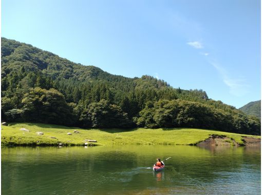 【群馬・みどり市】【午前・午後】草木湖でカヌーツアー！おやつ付き！写真データ無料！初心者大歓迎！の画像