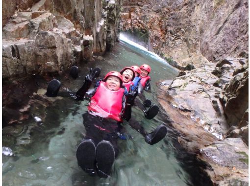 [Gunma Minakami] Half-day canyoning group discount for 10 people or more! Adventure full of nature! tour photo freeの画像