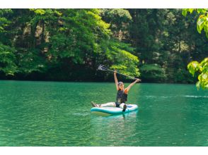 【奥多摩SUPデビュー】【ワンちゃん同伴OK】流れの穏やかな絶景湖で水上散歩。初心者も安心の2時間たっぷりレンタルプラン