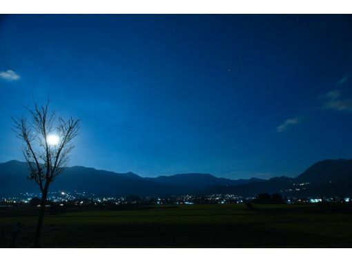 【長野・飯山】安全な堤防ロードを月光下で　避暑に最適な、半月から満月のみの期間限定なプレミアム・ムーンライト・サイクリングの画像