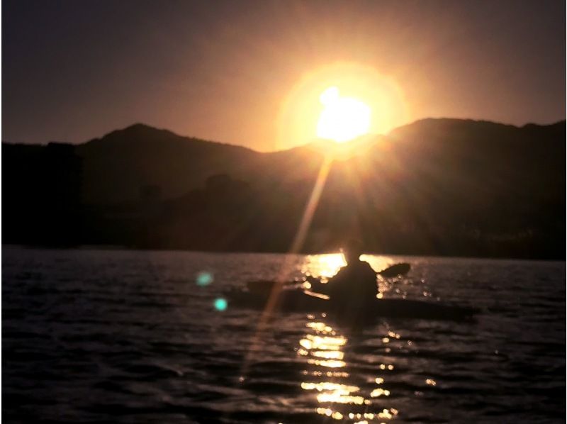 Lake Biwa Sunset Kayak Experienceの紹介画像