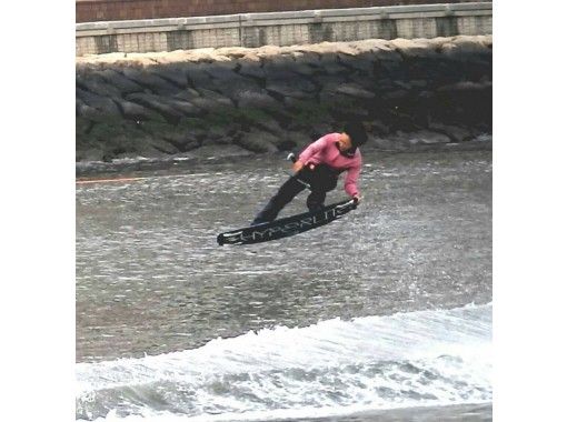 [Osaka / For beginners] In a group! A solid wakeboarding experience! (2 sets)の画像