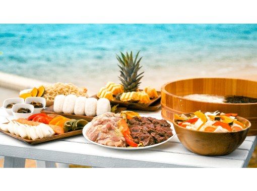 [Okinawa Tsuken Island] Enjoy BBQ on the wooden deck terrace with ocean view.の画像