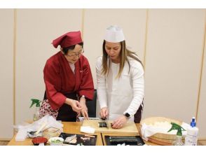 [Tokyo] Sushi Making Experienceの画像