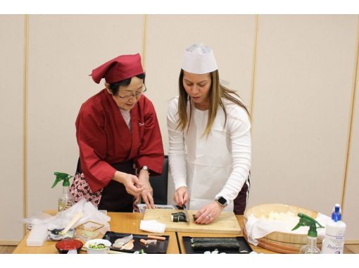 [Tokyo] Sushi Making Experienceの画像