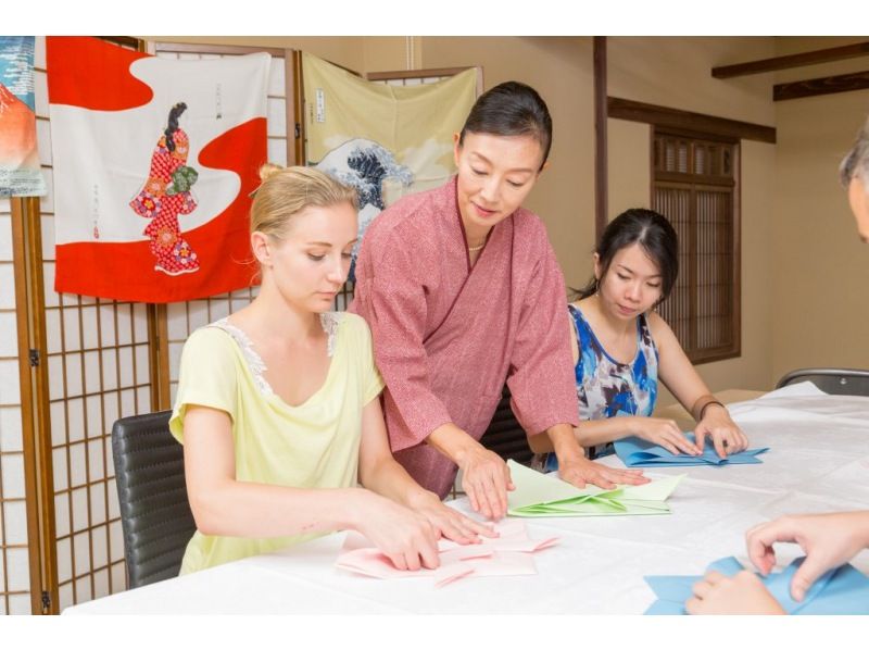 [Tokyo] Learn Traditional Japanese Culture: Origami Experienceの紹介画像