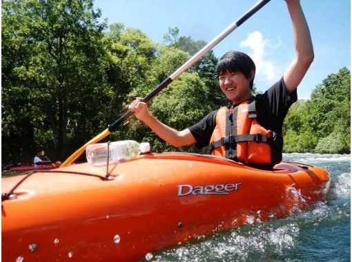 【福島・裏磐梯】3歳から参加OK！しぶきを浴びて楽しもう！小野川湖スプラッシュカヌーの画像