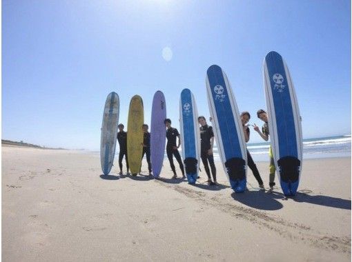 [Surfing Rental] For those who want to practice on their own at their own pace ☆ You can practice in the ocean right in front of the shop!の画像