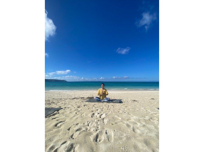 [Northern Okinawa Yanbaru Kunigami Village] Enjoy the nature of Okinawa with beach yoga!の紹介画像