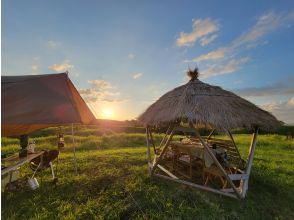 [Kumamoto/Aso] ~ Taste the scenery and food of the grasslands of Aso ~ Grassland dining with special permission Aso "Thousand Year Grasslands" Red beef and dengaku cuisine experience