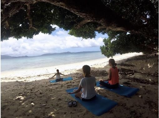 [Ishigaki Island] Beach yoga + yoga lecture 1-day retreat ♪ Spend a relaxing day in the great outdoors (basic learning)の画像
