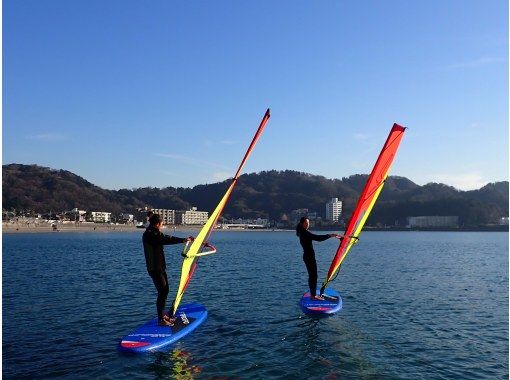 【神奈川・湘南】(１日)逗子海岸でウインドサーフィン体験！！海徒歩30歩！オーシャンビューの店舗です♪料金はコミコミで安心！の画像
