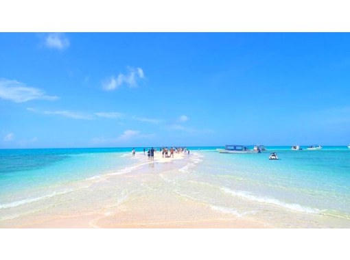 Special price just for now [Ishigaki Island] Phantom island landing tour - Even for those who do not swim - Same-day reservation & Taketomi Island sightseeing combination possible - Snorkeling, Mermaid, Drone photography (half day)の画像