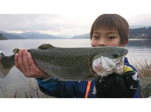 [Kanagawa/Sagamihara] * For families * Experience rainbow trout fishing with lures and bait fishing at Nakatsugawa Fishing Fieldの画像