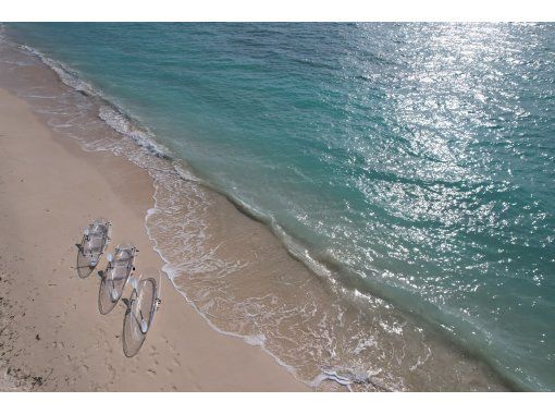 【沖縄・久米島】クリアカヤックで透明な海を体感しよう！クリアカヤックレンタルの画像