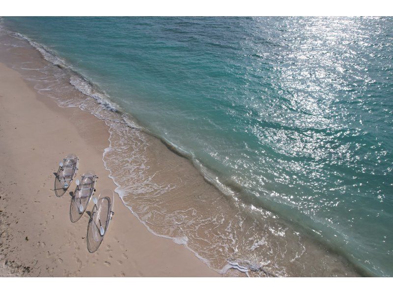 【沖縄・久米島】クリアカヤックで透明な海を体感しよう！クリアカヤックレンタルの紹介画像