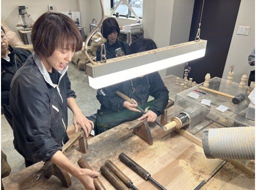 [Ishikawa/Kaga] Woodturning experience! Tour of Yamanaka lacquerware manufacturing site and cafe drink includedの画像