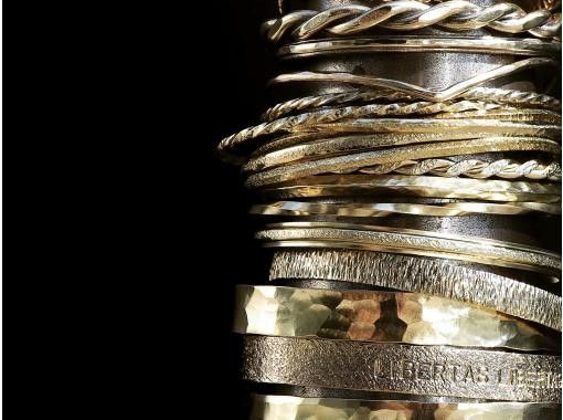 【東京・浅草橋】手首を飾る本格的なオリジナルバングルが作れるアクセサリーワークショップの画像