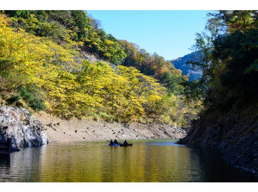 [Wakasa, Kumagawa] Kayaking adventure on Lake Myojin 《Kayaking adventure on the mysterious lake! Autumn leaves are at their best in late November!》の画像