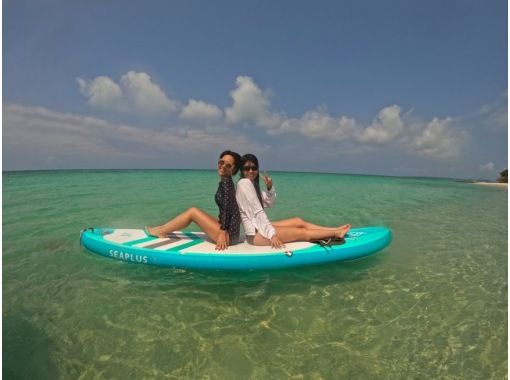 【宮古島】≪SUPヨガ ＆SUPクルージング≫ （2.5時間）体幹も心もととのう水上ヨガ体験！ドローン＆GoPro撮影無料★初心者歓迎の画像