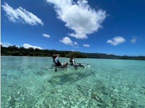 [Ishigaki Island/Kabira Bay] Clear kayak experience tour! [Limited to 4 people!] Relaxing time at the magnificent Kabira Bay ♪ Free photo data, free pick-up and drop-off, free for children under 3 ♪