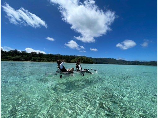 [Ishigaki Island/Kabira Bay] Clear kayak experience tour! [Limited to 4 people!] Relaxing time at the magnificent Kabira Bay ♪ Free photo data, free pick-up and drop-off, free for children under 3 ♪の画像
