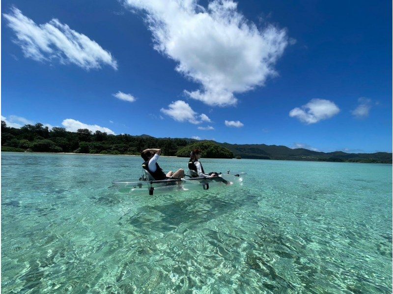 SALE! [Ishigaki Island/Kabira Bay] Clear Kayak Experience Tour! [Limited to 4 people!] Relaxing time at the magnificent Kabira Bay ♪ Free photo data, free pick-up and drop-off, free for children under 3 ♪の紹介画像