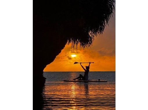 【感動保証】石垣島サンセットSUP＆ドローン空撮!!刻一刻と変わる空と海を特別な1枚にの画像