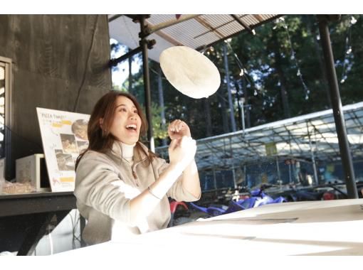 [Chiba/Inzai] Be enchanted by the flames seen from the stone oven ♪ Experience making pizza in the forest! Bake and eat delicious pizza with your family and friends ♪ Free transportation availableの画像