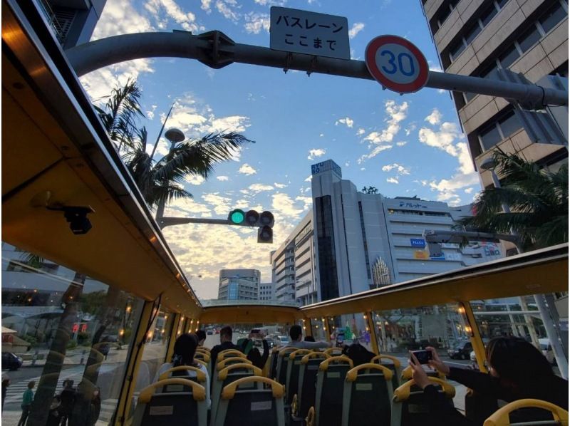 Enjoy sightseeing in Okinawa on a Cerulean Blue OKINAWA open-top bus