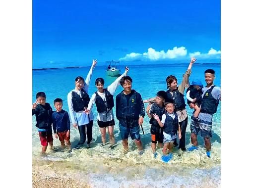 【4小时包船】畅游无人岛及津坚岛，尽享奢华时光。2处浮潜点。当天可空手而来！设有洗手间。3岁以下儿童免费。3岁以下儿童免费。の画像