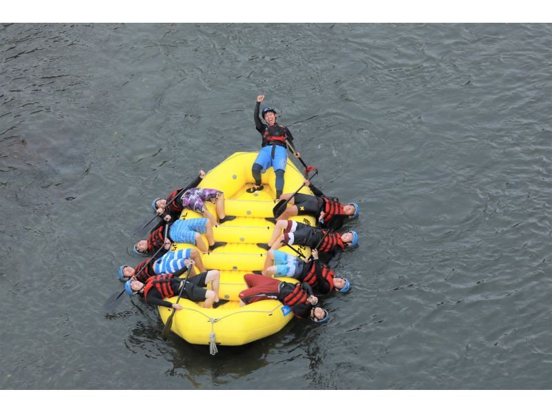 Spring sale underway! ! [Saitama/Chichibu Nagatoro] Exciting rafting! Includes photo data! 3 minutes walk from the nearest station / Elementary school students and above can participateの紹介画像