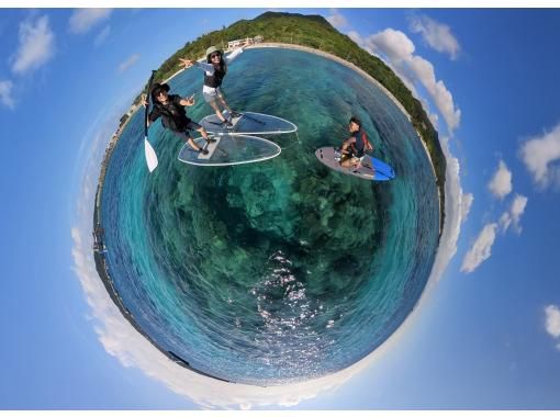 Recording the most emotional moment of your life on Instagram 360. Ride a transparent SUP and travel through the transparent sea. [Okinawa, Onna Village, Motobu]の画像