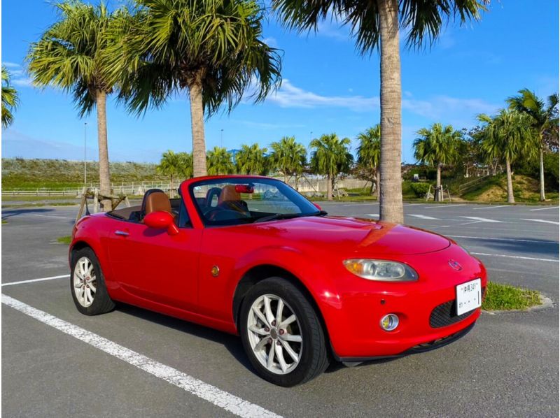 Okinawa, Ishigaki Island] Feel the breeze in an open-top car