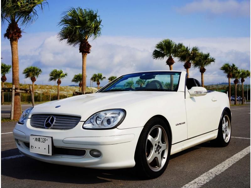 [Okinawa Ishigaki Island] Feel the wind of Ishigaki Island in a convertible! Mercedes-Benz SLK car rentalの紹介画像