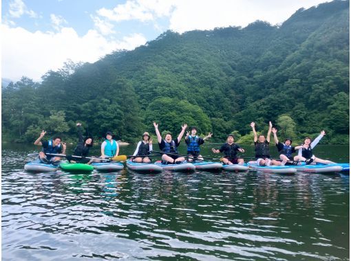 [Fukushima, Urabandai] Save up to 20,000 yen with a private group rental! Up to 20 people can experience the experience & drone photography on weekends! Spectacular SUP experience & guided tour!!の画像