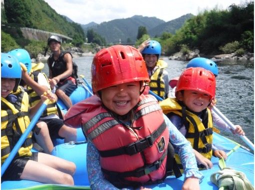 [Gifu/Minokamo/Gujo/half day] Children from 3 years old ◎ Enjoy rafting on the Nagara River! Satisfy your stomach and heart with BBQ!の画像