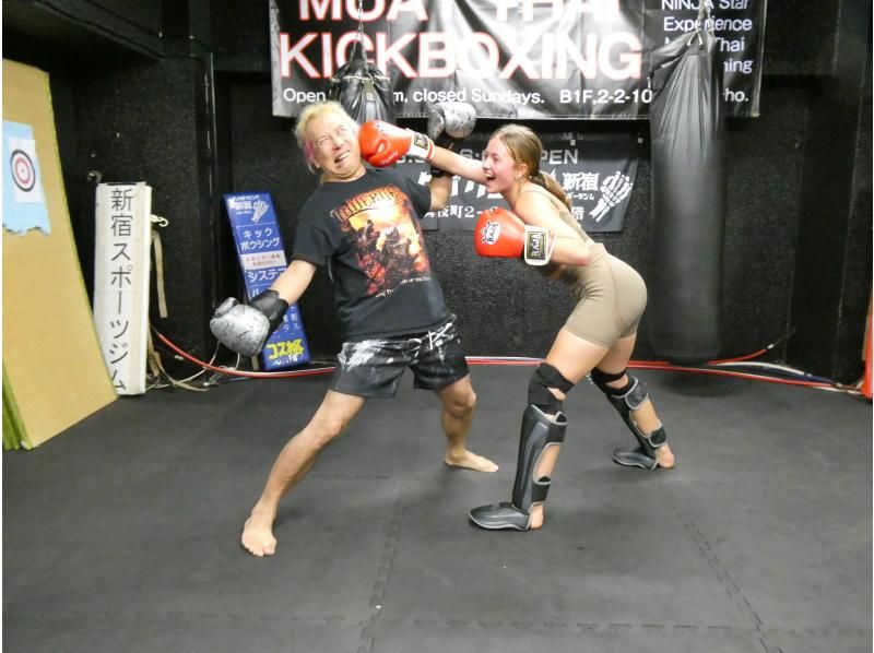 【東京・新宿】Practice Muay Thai Boxing　旅行先でもキックボクシングで運動不足解消！Shinjuku Tok