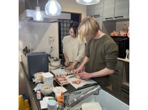 【Osaka】Experience cooking Japanese cuisine together.