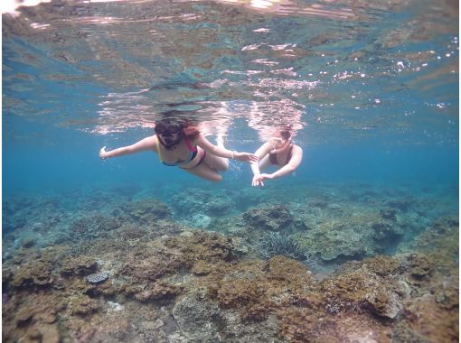 [Okinawa ・ Miyakojima / Irabujima] Let's go see Nemo! "Crystal clear snorkeling tour" where you can swim with your child Free equipment rental!の画像