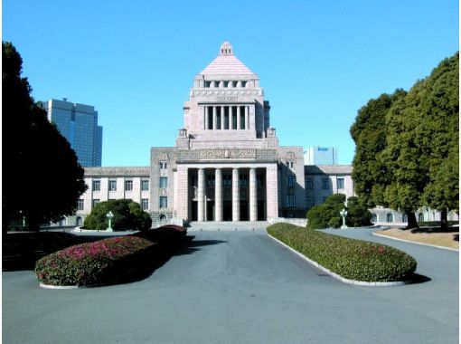 国会議事堂や東京証券取引所へご案内！東京5大社会科見学バスツアー～ホテルのランチ＆サラダバー付～【029029‐1359】の画像