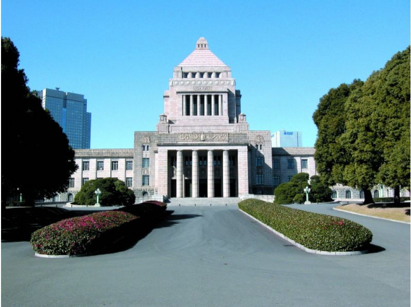 国会議事堂や東京証券取引所へご案内！東京5大社会科見学バスツアー～ホテルのランチ＆サラダバー付～【029029‐1359】の紹介画像