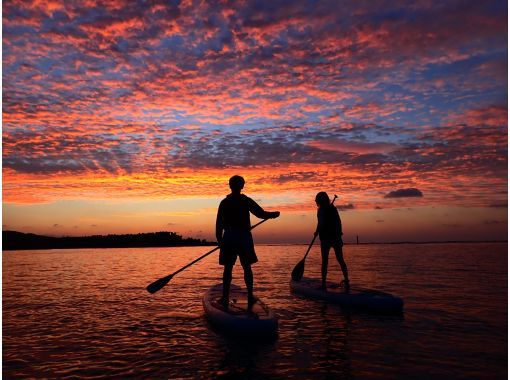 Miyakojima / Private reservation <End your day with this!> Sunset SUP experience limited to one group! Free photo and equipment ★ Beginners and couples welcome (Reservations accepted until 13:00 on the day)の画像