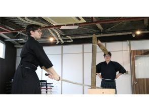 [Osaka/Namba/Nihonbashi] Trial cutting experience with a Japanese sword! A real samurai culture experience supervised by Isao Machii, the world's best Iaijutsu master