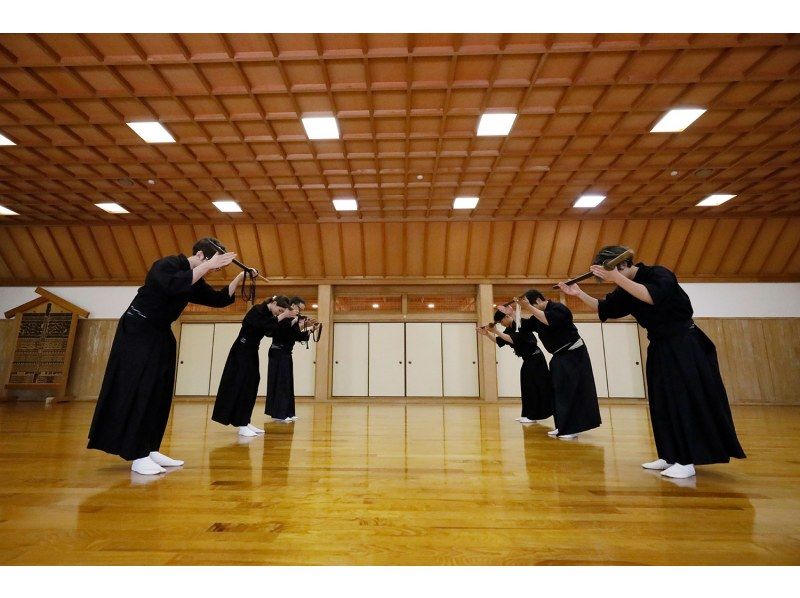 【兵庫縣川西市】源氏家族的發祥地多田神社部分區域全面出租！ ！為期一天的全面培訓課程，您將直接從世界頂級居合道大師 Isao Machii 學習武士武術！の紹介画像