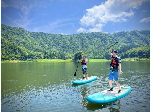 [Tohoku/Yamagata] Lake Shirakawa SUP tour! Have fun in the water during the hot summer ★ Guided 2-hour course for beginners and families with peace of mind & photo giftの画像