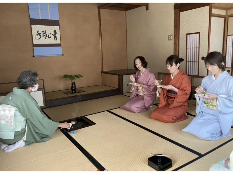 【이시카와 · 가나자와] 기모노로 차의 탕과 일본식 체험の紹介画像