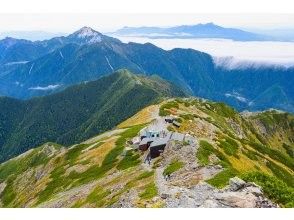 [Yamanashi Prefecture, Southern Alps] Special plan: Staying in mountain huts! Available for 2 people or more! 1 night, 2 days, Kitadake guided tour (for advanced hikers) ~Yama Deluxe